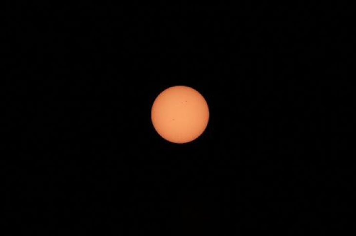 Uncropped image of the Sun