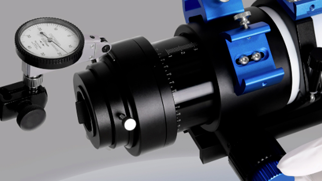 A dial is testing the precision of the focuser on the Askar 71F